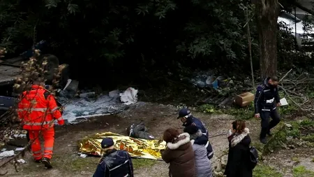 Tragedie în Italia. Un român a murit strivit în mașină, după ce s-a prăbușit cu mașina de pe un pod din Roma, de la 8 metri înălțime (FOTO)