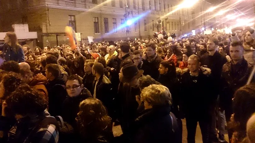 Numărul participanților la marșul de la Cluj depășește 3.000, traficul în centru fiind blocat