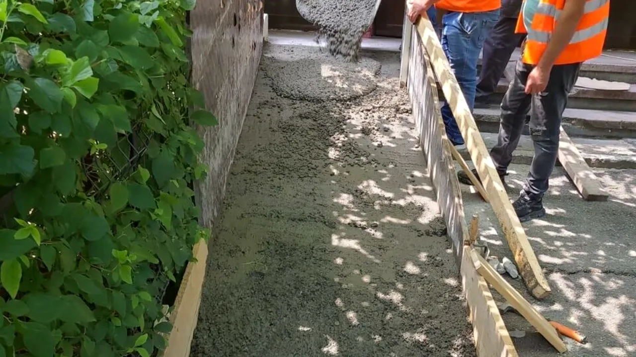 RAMPE noi de acces pentru locatarii de pe două străzi din Sectorul 5 (P)