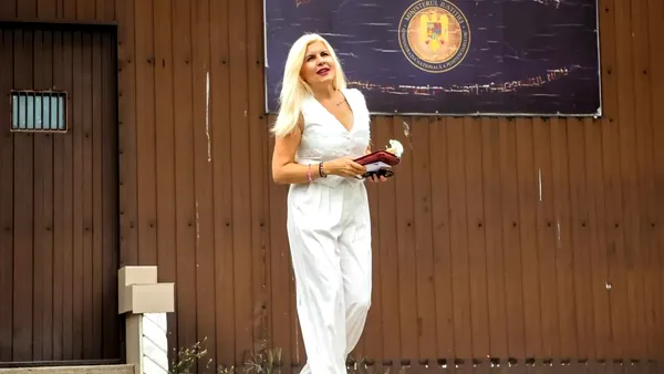 Elena Udrea, mesaj de ziua ei: „O viață cât 10 vieți… Aș da timpul înapoi? Nu, dar l-aș opri pe loc”