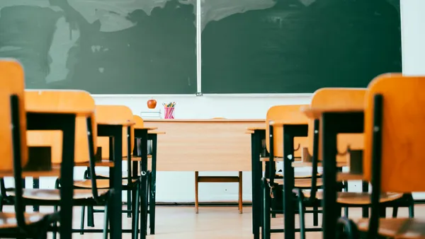 O femeie de 75 de ani a susținut pentru prima dată Bacalaureatul și a PROMOVAT examenul:”A fost un pic de stres, dar am reuşit”