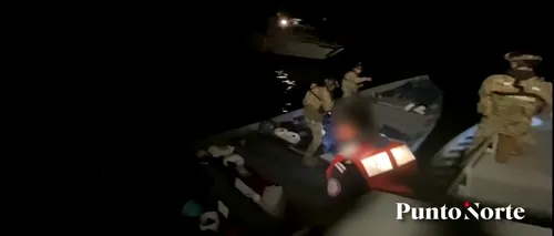 O barcă încărcată cu 3 tone de cocaină, abandonată de traficanți. Au fost urmăriți cu elicopterul (VIDEO)
