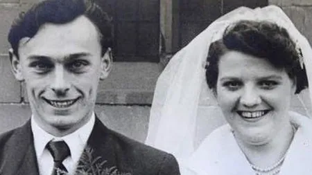 O fiică și-a înmormântat părinții într-un sicriu dublu: 