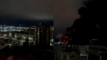 Atac cu drone într-un oraș rusesc. Un incendiu a izbucnit la o uzină care produce componente și sisteme rusești de rachete