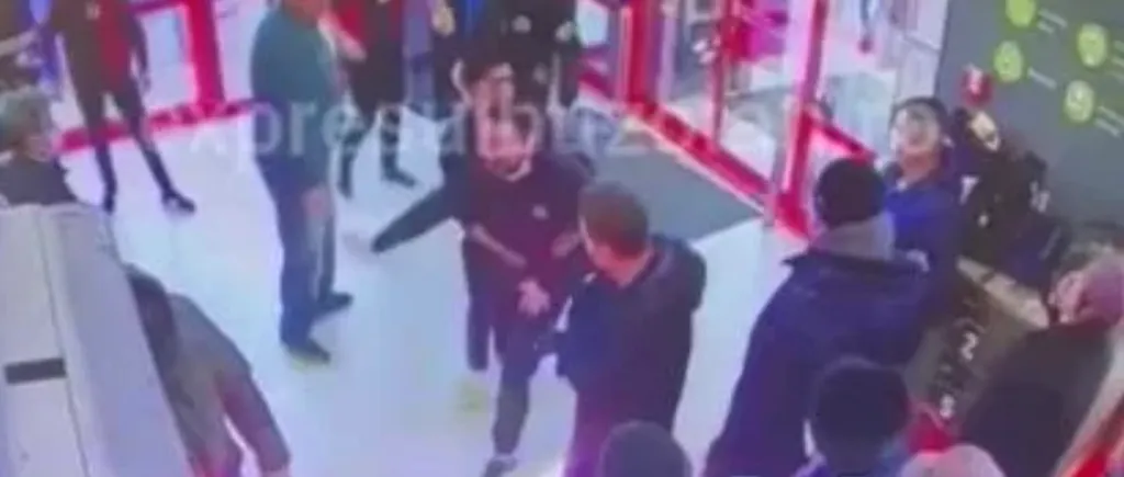Scandal într-un supermarket din Buzău, după ce un tânăr a fost atenționat să poarte mască