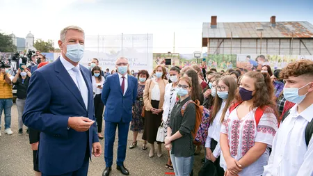 Aproape trei milioane de elevi, preșcolari și antepreșcolari revin în bănci. La ce festivitate de deschidere a anului școlar participă șeful statului și premierul