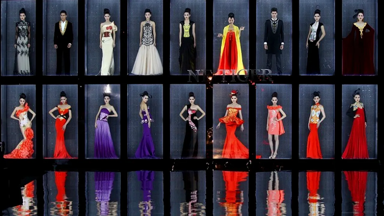 Cum arată românca Rodica PalÃ©ologue, devenită manechin parizian la peste 60 de ani
