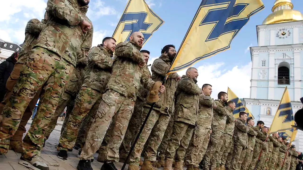 Regimentul ucrainean Azov revine la Mariupol și promite lovituri și mai dure împotriva rușilor