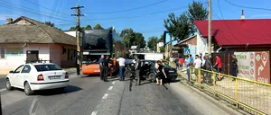 Grav accident de circulație în județul Iași, între un autocar, în care erau 55 de persoane, și două autoturisme