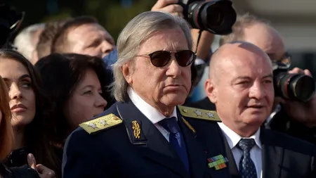 Ilie Năstase, dat afară de jandarmi din zona oficială de la parada militară de la Arcul de Triumf