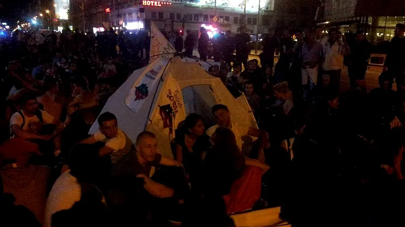 Proteste în București față de proiectul Roșia Montană. Aproximativ 3.000 de manifestanți au cerut demisia Guvernului. GALERIE FOTO/VIDEO