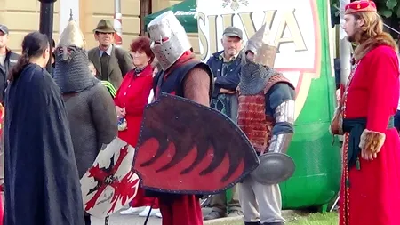 VIDEO. După modelul Sighișoara, gladiatorii, domnițele și cavalerii au umplut străzile din Sighetu Marmației. Cum a fost prima zi 