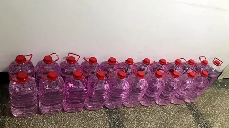 SPECULĂ. Mănuși, dezinfectant și măști, confiscate la Timișoara / Un bărbat încerca să le vândă într-o piață volantă