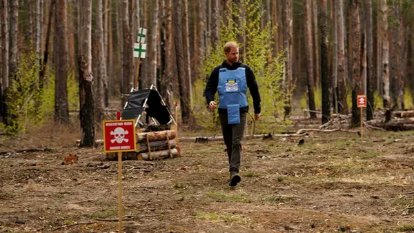 Prințul Harry a mers într-o zonă minată din Ucraina, exact cum a făcut mama sa, prințesa Diana, acum 30 de ani în Angola