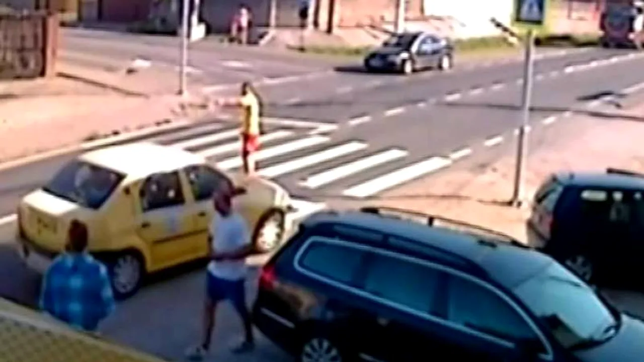 O femeie și fiul ei de șapte ani, accidentați grav în timp ce traversau pe o trecere de pietoni din Tălmaciu