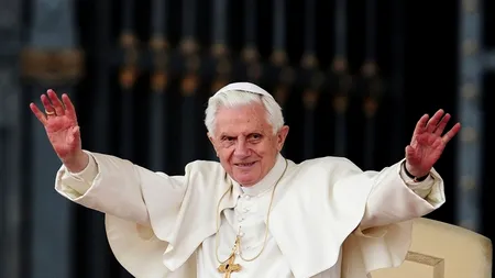 Nostradamus și Sfântul Malachia au văzut în Benedict al XVI-lea 