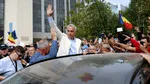 Călin Georgescu va fi scos din arest pentru a asista la percheziții. Ce vor să afle anchetatorii de la el. Sute de susținători încă își încurajează favoritul aflat în spatele gratiilor: „Ați arestat un om nevinovat!”