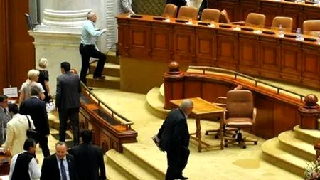 România - Statele Unite: 588 - 535. ABERAȚIE: populația țării scade, numărul de aleși crește cu 117