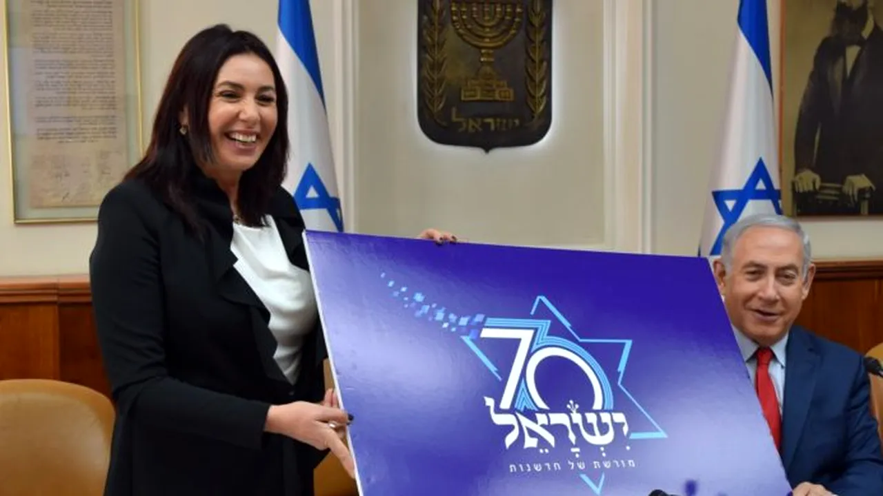 Cum au confiscat Bibi și Miri ceremonialul făcliilor, de Ziua Națională