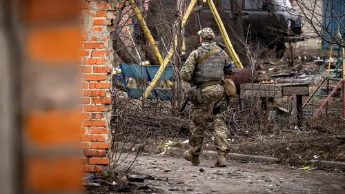 Soldat ucrainean, șocat de felul în care soldații ruși își tratează camarazii: „Mănâncă la 20 de metri de cadavrele lor / Pur și simplu aruncă trupurile prietenilor lor în tranșee. Uneori nici măcar nu se deranjează să îi acopere”