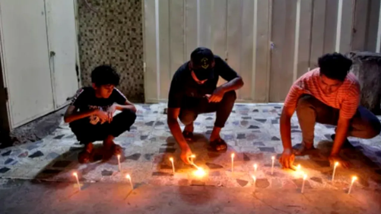 Un atentat cu bombă, produs într-o piață comercială din Bagdad, a ucis cel puțin 28 de persoane. Peste 50 de oameni sunt răniți