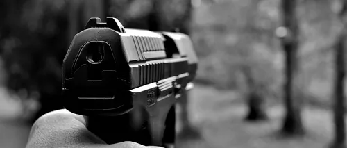 Un elev de 12 ani din Ploiești a venit cu un pistol cu bile la școală. Profesorii au crezut că arma este de jucărie