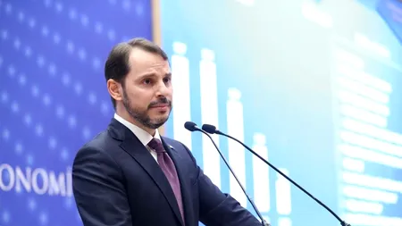 Ginerele lui Erdogan și-a dat demisia din funcția de ministru de Finanțe la doar o zi după ce președintele Turciei l-a demis pe guvernatorul Băncii Centrale