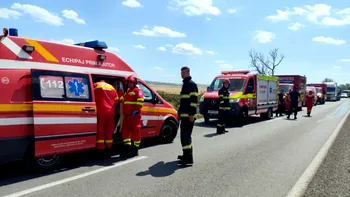 Accident rutier între două microbuze și un autoturism în Bihor: 29 de persoane implicate, a fost activat Planul roșu