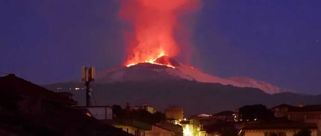 Etna, a doua erupție impresionantă în numai o săptămână! Imagini VIDEO fascinante