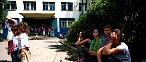 ALEGERI EUROPARLAMENTARE 2014. Romii au votat pe lângă căsuță în semn de protest