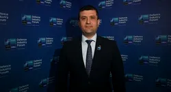 După destructurarea „fabricii de ciocolată”, Miruță „deconspiră” ofițerul la care a găsit carcase de porc și 100 litri de vin