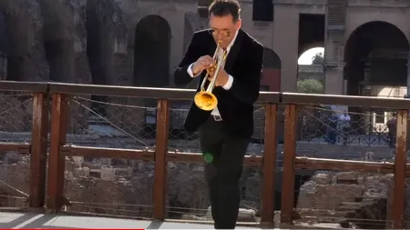 Mesajul emoționant al lui Mirel Manea, primul artist român care cântă pe celebra scenă antică a Colosseumului: Am interpretat „Corul sclavilor”, un mesaj de solidaritate și speranță/ Acustica este unică în lume, e un mister