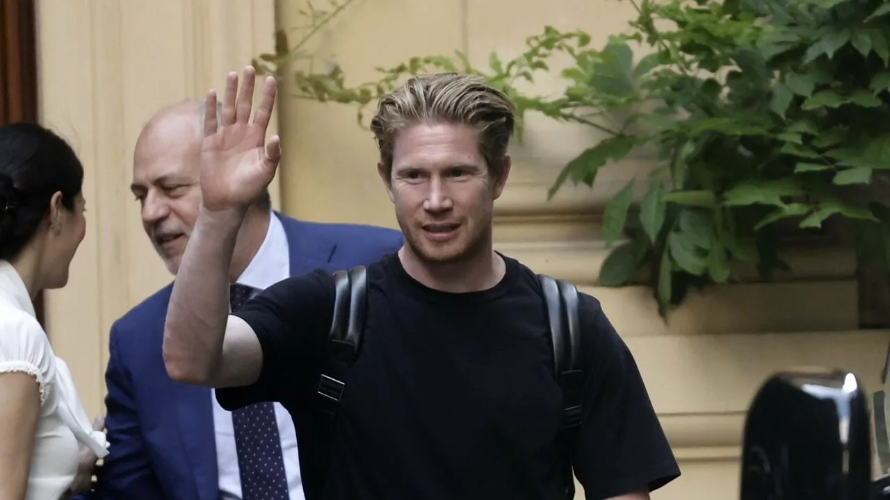 Kevin De Bruyne a semnat cu Napoli. Belgianul a părăsit-o pe Manchester City din postura de LEGENDĂ
