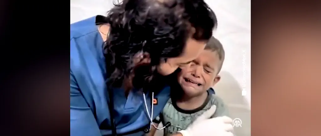 VIDEO | Copiii sunt prinși în mijlocul bombardamentelor / Un băiețel palestinian își recapătă zâmbetul