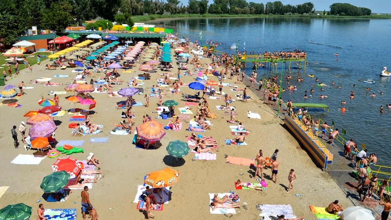 Ce a mai rămas din COMOARA BĂRĂGANULUI? Reportaj în stațiunea unde altădată nu găseai un loc de cazare