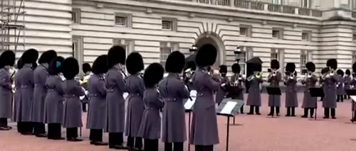 Garda Regală de la palatul Buckingham a interpretat BOHEMIAN RHAPSODY, după ce filmul cu Rami Malek a primit două Globuri de Aur