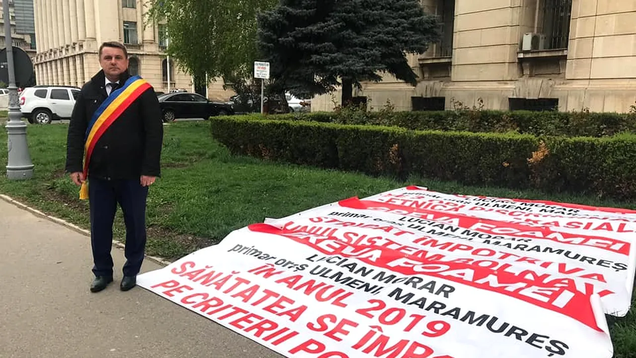 Primarul intrat în greva foamei în fața Ministerului Sănătății, amânat de autorități până după Paște: Rămân pe baricade