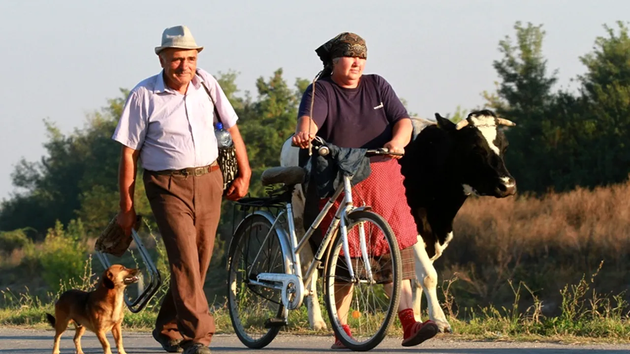 Satele unde secția de Poliție e închisă cu lacătul. 