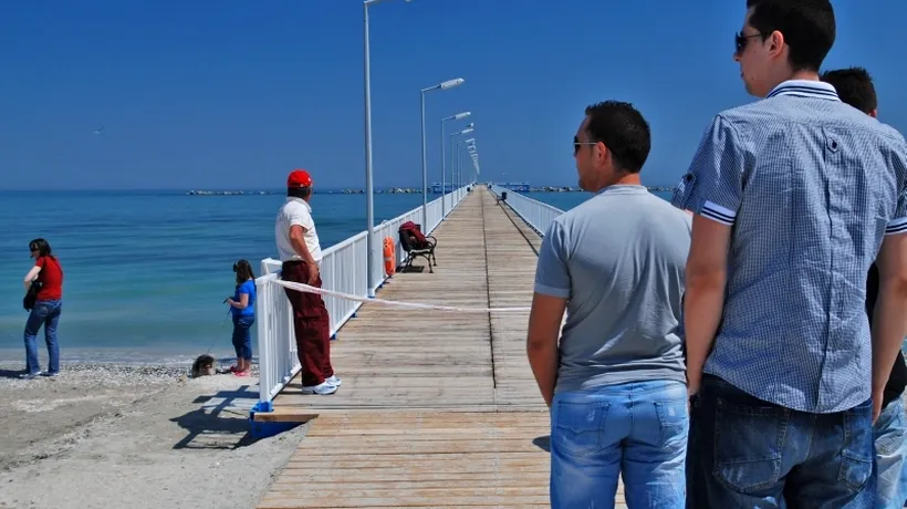 Polițiștii de frontieră au salvat un turist rămas cu barca la 300 de metri în larg, la Mamaia