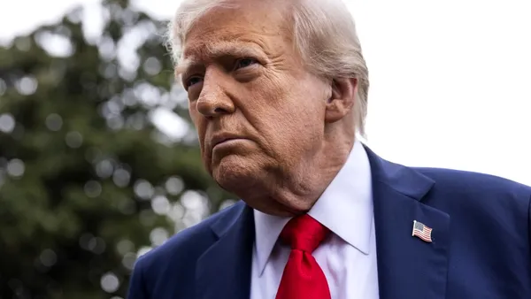 Trump „mută munții” pentru a reveni la Washington la timp să-l ONOREZE pe Charlie KIRK. Pe 14 octombrie, Kirk ar fi împlinit 32 de ani