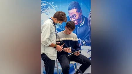 INTERVIU | Viorel Ionuț Bohotici, un student român din Italia, a inventat masca inteligentă care își schimbă culoarea când nu mai filtrează aerul. „Dacă ar fi aprobată, ar fi mai ușor să ieșim din pandemie” - VIDEO