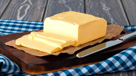 Care este cel mai bun unt. Doi renumiți chefi bucătari au dezvăluit ce produs aleg din supermarket