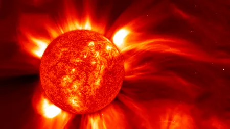 Pământul a fost lovit de o furtună geomagnetică G1 (minoră). Sunt rețelele electrice și internetul în pericol?