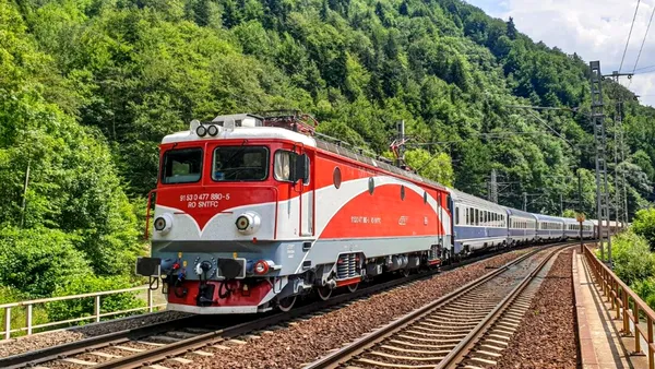 Circulația trenurilor pe ruta București Nord – Aeroportul Otopeni, SUSPENDATĂ. Care sunt orele de circulație și rutele alternative