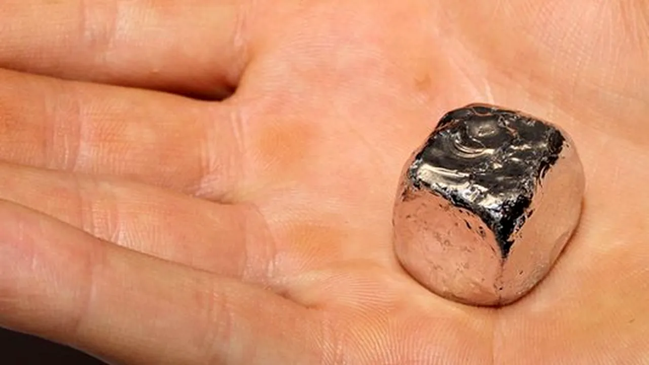 Cel mai rar și prețios metal din lume. Ce este elementul rodiu, care ar putea fi folosit în industria automobilelor pentru filtrarea emisiilor