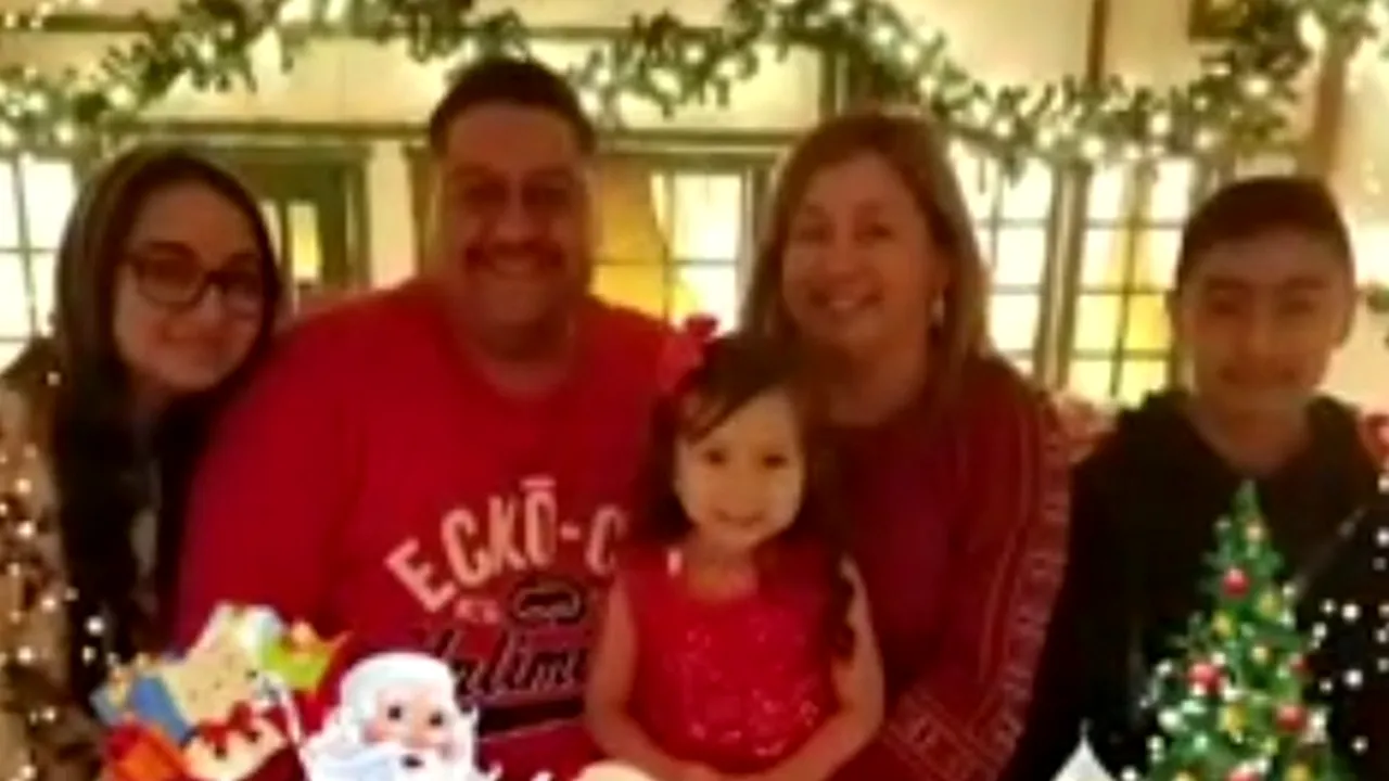 În urmă cu 30 de ani familia sa a ajuns ilegal în SUA. Acum o decizie a lui Trump l-a pus într-o situație imposibilă. Imaginile care au impresionat America