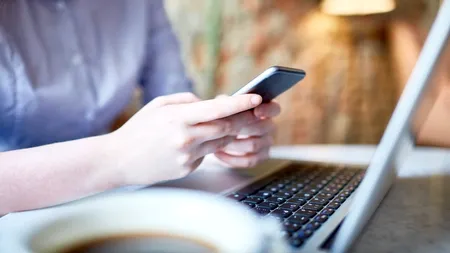 (P) Timpul petrecut online: de la divertisment la dependență – Unde tragem linia?