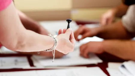 NYT: Social-democrații au câștigat alegerile din România, dar formarea unui Guvern va fi dificilă, din cauza rezultatelor obținute de extrema dreapta