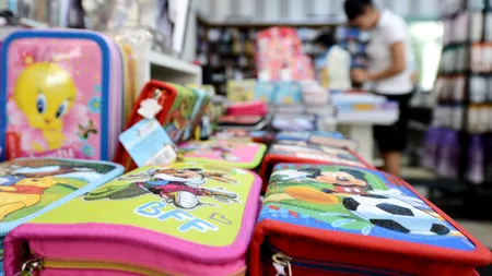 Ce condiții pun primarii din Vaslui pentru acordarea rechizitelor GRATUITE pentru elevi