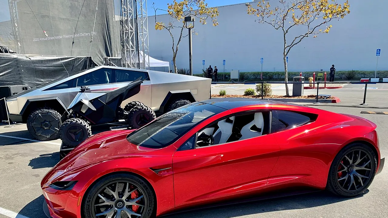 Tesla atacă piața mașinilor sedan. Mercedes și Porche, provocate de compania miliardarului Elon Musk (Galerie FOTO)